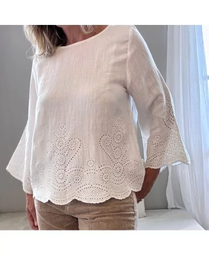 blouse écru brodé